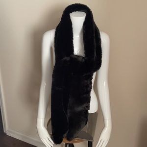 Levivel Black Faux Fur Skinny Scarf